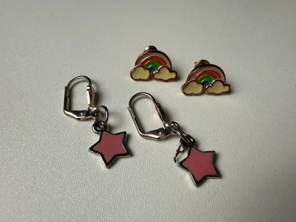 Lot of 2 pairs of earrings: Rainbow studs and silver tone pink dangle hearts